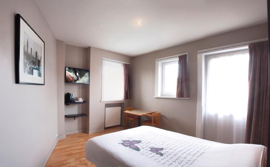 Logies Het Maantje Hotel De Panne Buitenkant foto