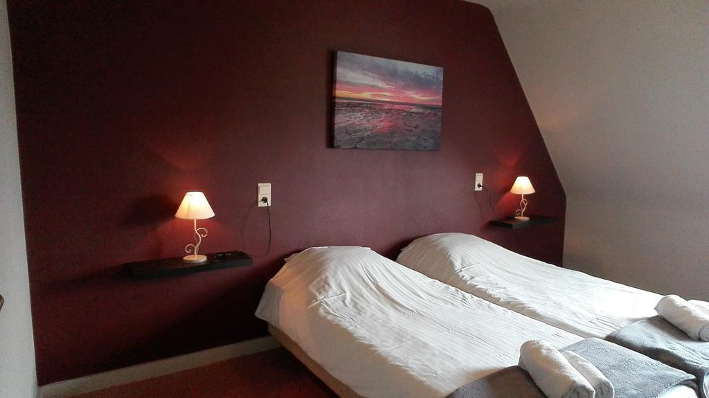 Logies Het Maantje Hotel De Panne Buitenkant foto