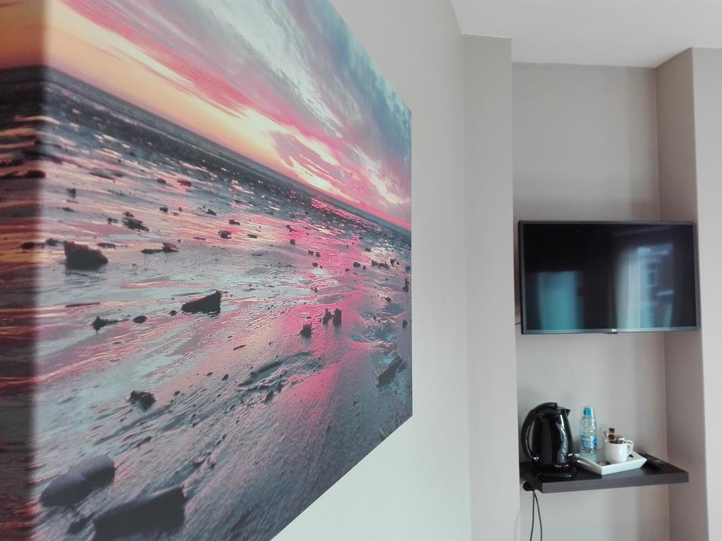 Logies Het Maantje Hotel De Panne Buitenkant foto