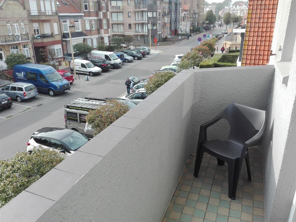 Logies Het Maantje Hotel De Panne Buitenkant foto