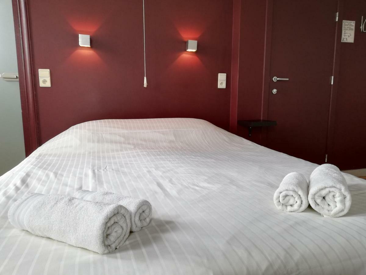 Logies Het Maantje Hotel De Panne Buitenkant foto