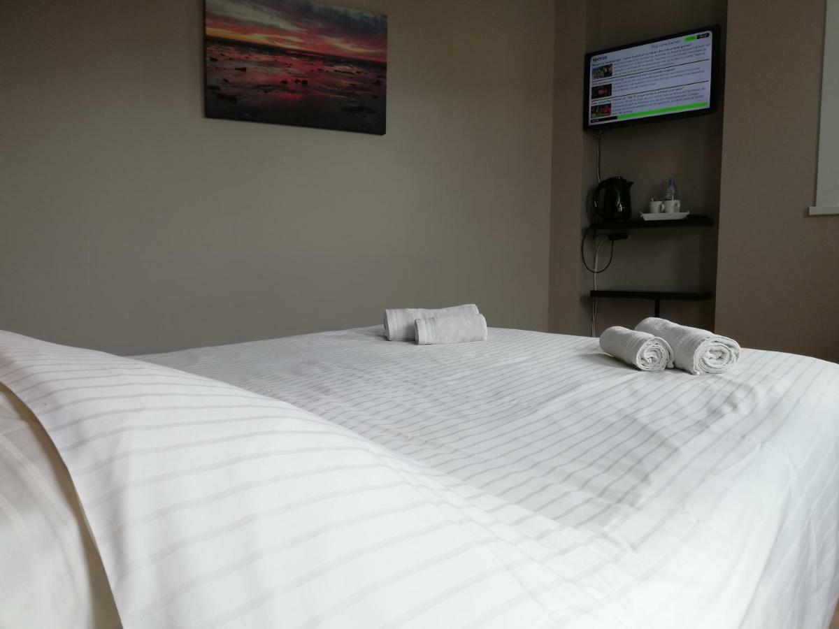 Logies Het Maantje Hotel De Panne Buitenkant foto