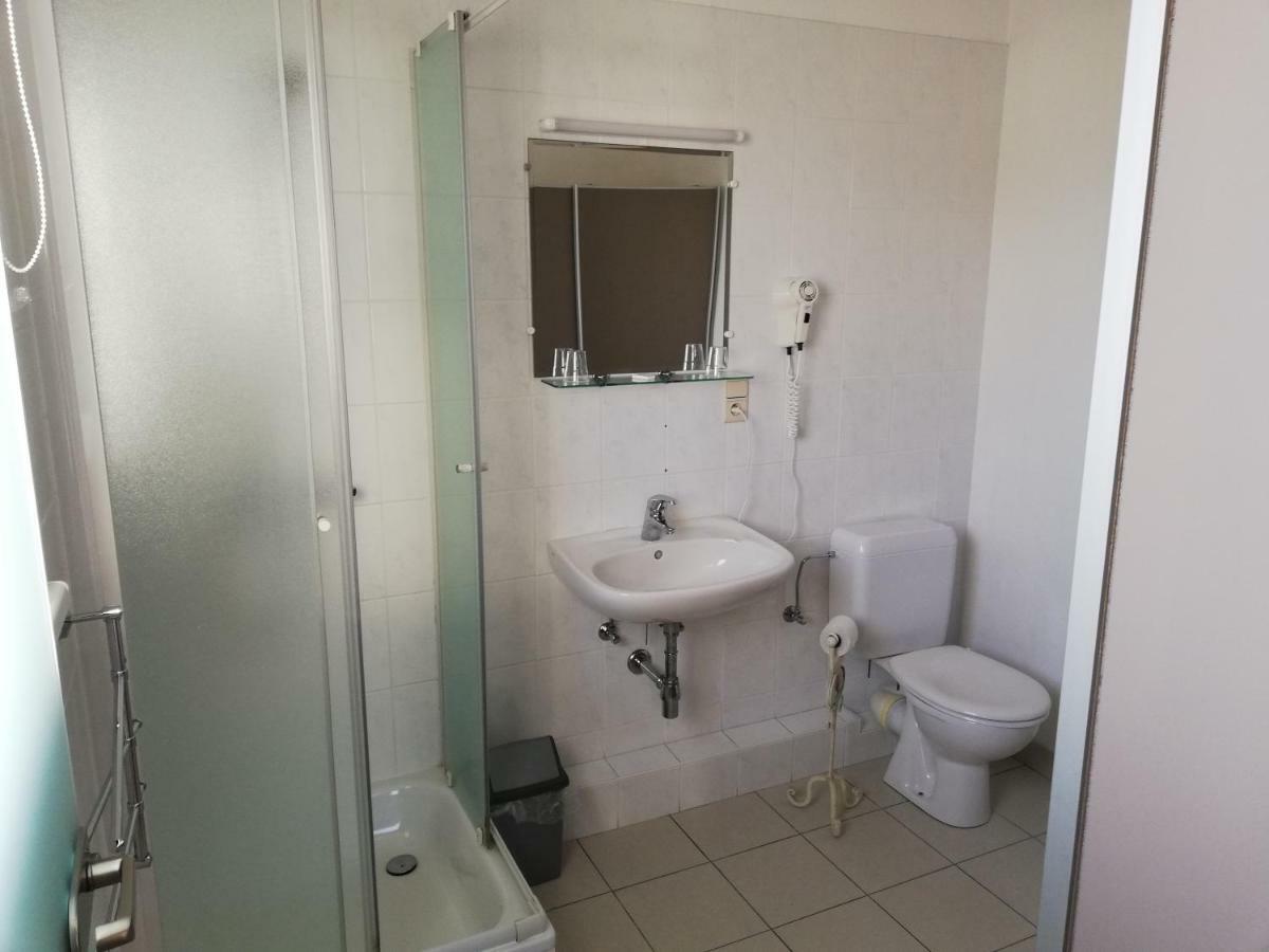 Logies Het Maantje Hotel De Panne Buitenkant foto