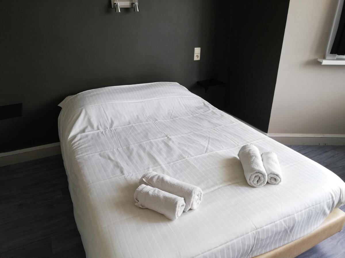 Logies Het Maantje Hotel De Panne Buitenkant foto