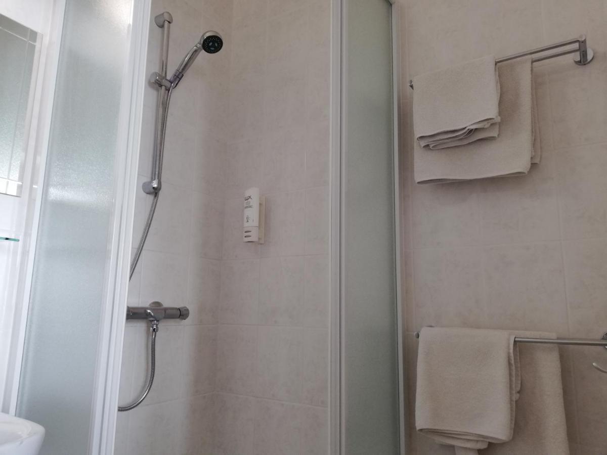 Logies Het Maantje Hotel De Panne Buitenkant foto